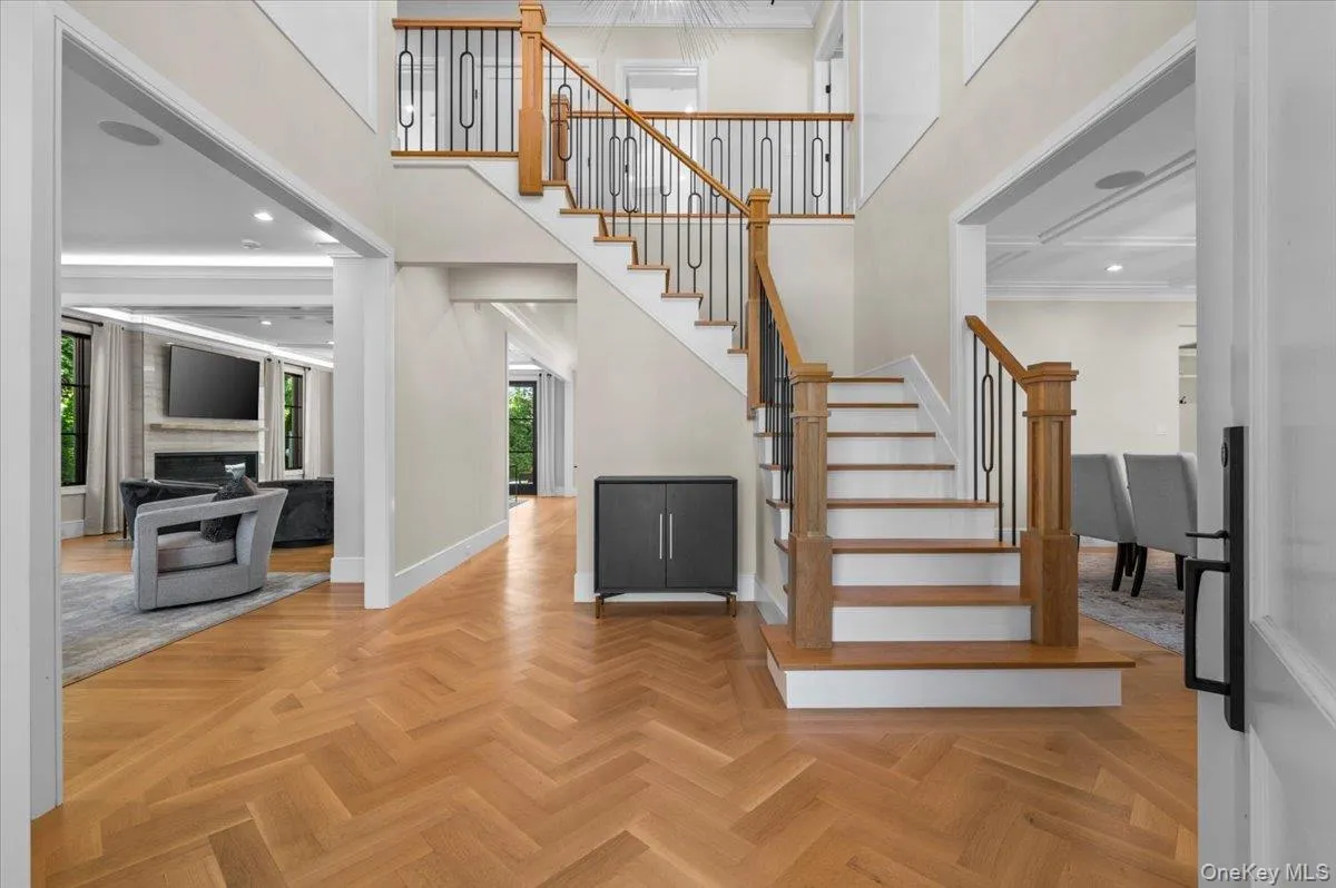 Grand entry Foyer Grand entry Foyer