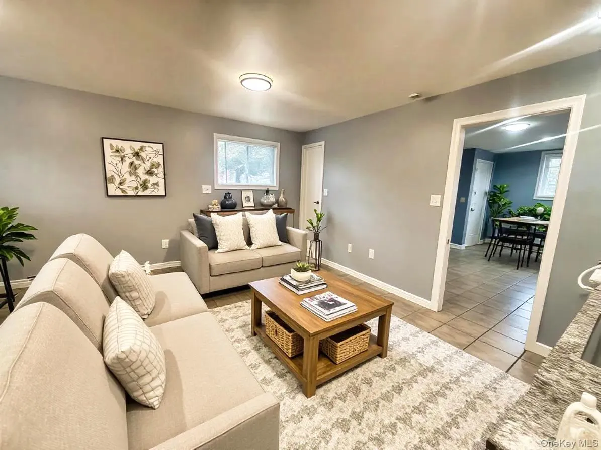 109 15, Babylon, NY, 1 Bedroom Bedrooms, 4 Room Rooms,Residential Lease,For Rent,15,0,1060021 109 15, Babylon, NY, 1 Bedroom Bedrooms, 4 Room Rooms,Residential Lease,For Rent,15,0,1060021