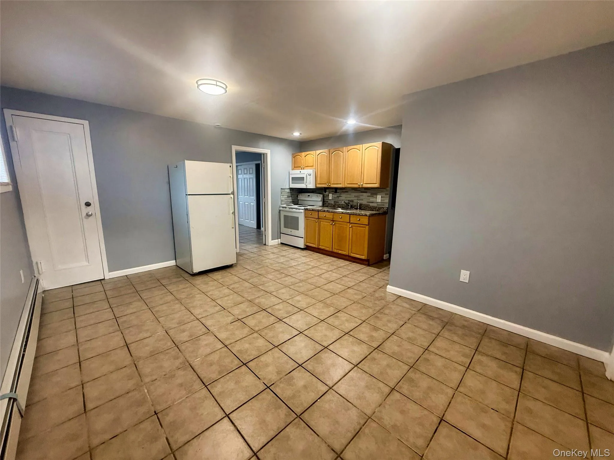 109 15, Babylon, NY, 1 Bedroom Bedrooms, 4 Room Rooms,Residential Lease,For Rent,15,0,1060021 109 15, Babylon, NY, 1 Bedroom Bedrooms, 4 Room Rooms,Residential Lease,For Rent,15,0,1060021