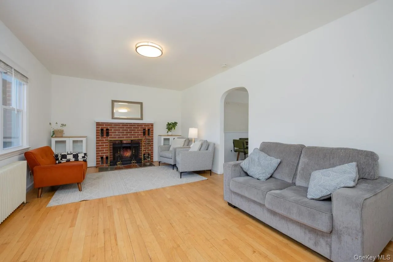 8 Deforest Avenue, Clarkstown, NY, 3 Bedrooms Bedrooms, 6 Rooms Rooms,2 BathroomsBathrooms,Residential,For Rent,Deforest,0,1060022 8 Deforest Avenue, Clarkstown, NY, 3 Bedrooms Bedrooms, 6 Rooms Rooms,2 BathroomsBathrooms,Residential,For Rent,Deforest,0,1060022