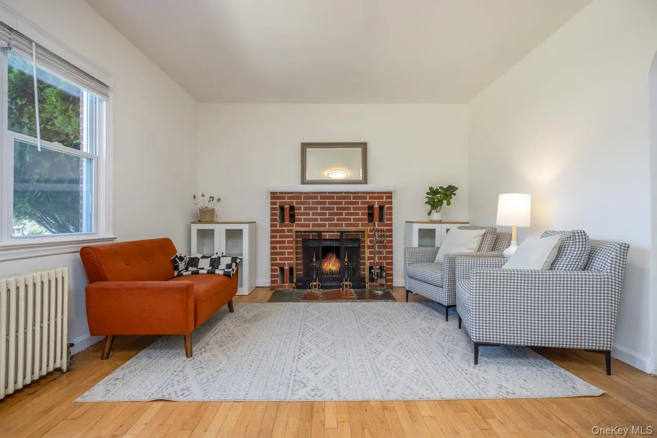 8 Deforest Avenue, Clarkstown, NY, 3 Bedrooms Bedrooms, 6 Rooms Rooms,2 BathroomsBathrooms,Residential,For Rent,Deforest,0,1060022 8 Deforest Avenue, Clarkstown, NY, 3 Bedrooms Bedrooms, 6 Rooms Rooms,2 BathroomsBathrooms,Residential,For Rent,Deforest,0,1060022