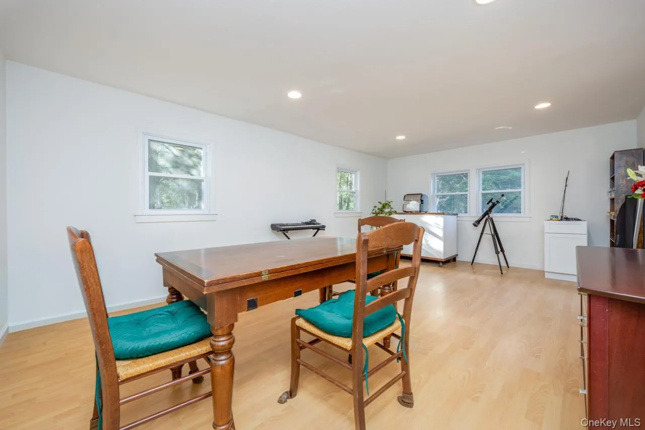 8 Deforest Avenue, Clarkstown, NY, 3 Bedrooms Bedrooms, 6 Rooms Rooms,2 BathroomsBathrooms,Residential,For Rent,Deforest,0,1060022 8 Deforest Avenue, Clarkstown, NY, 3 Bedrooms Bedrooms, 6 Rooms Rooms,2 BathroomsBathrooms,Residential,For Rent,Deforest,0,1060022