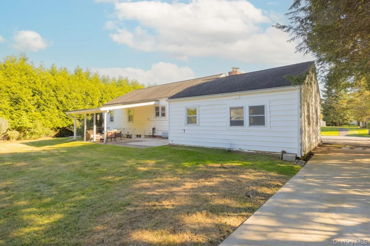 8 Deforest Avenue, Clarkstown, NY, 3 Bedrooms Bedrooms, 6 Rooms Rooms,2 BathroomsBathrooms,Residential,For Rent,Deforest,0,1060022 8 Deforest Avenue, Clarkstown, NY, 3 Bedrooms Bedrooms, 6 Rooms Rooms,2 BathroomsBathrooms,Residential,For Rent,Deforest,0,1060022