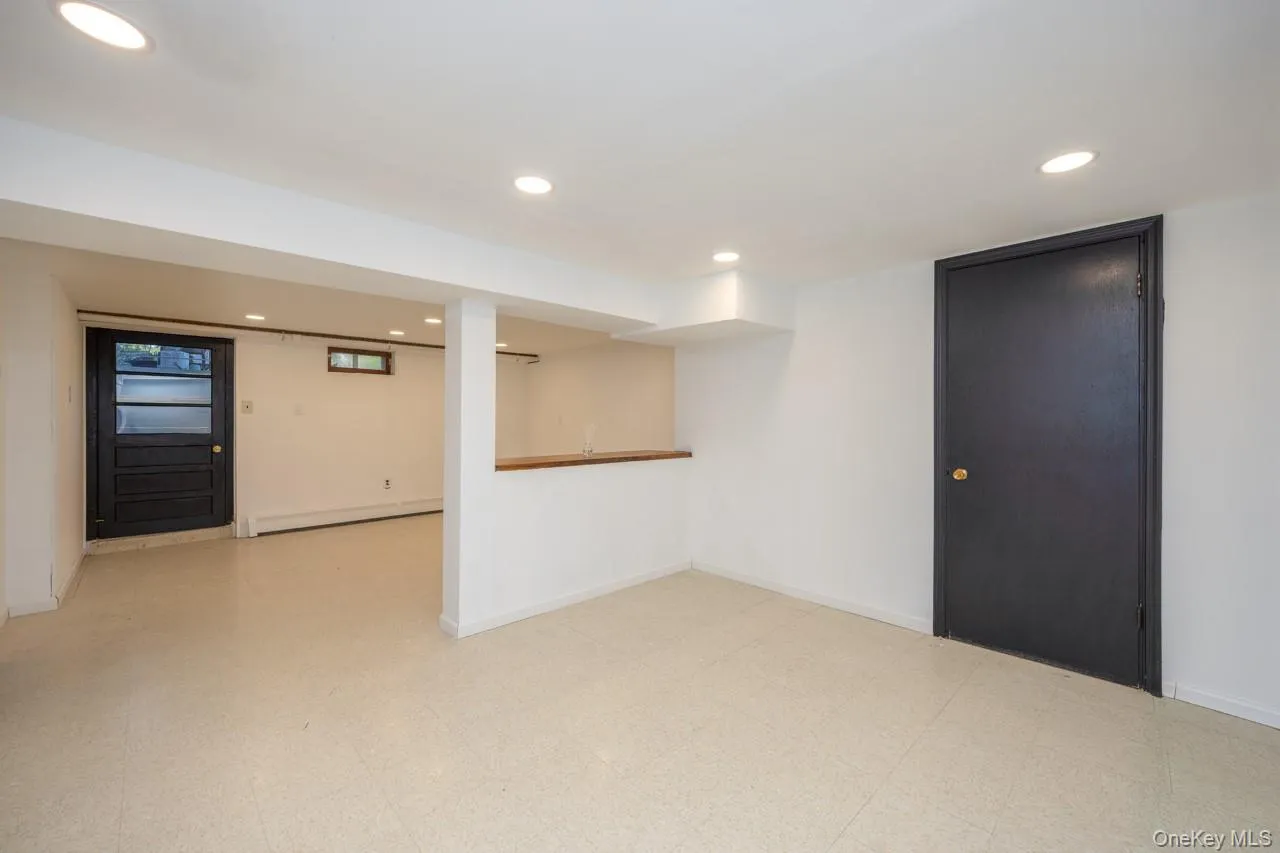 8 Deforest Avenue, Clarkstown, NY, 3 Bedrooms Bedrooms, 6 Rooms Rooms,2 BathroomsBathrooms,Residential,For Rent,Deforest,0,1060022 8 Deforest Avenue, Clarkstown, NY, 3 Bedrooms Bedrooms, 6 Rooms Rooms,2 BathroomsBathrooms,Residential,For Rent,Deforest,0,1060022