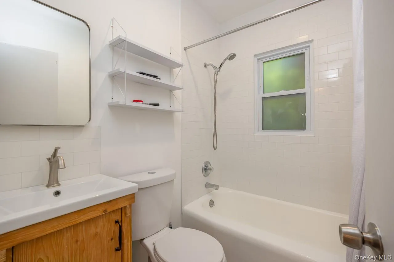 8 Deforest Avenue, Clarkstown, NY, 3 Bedrooms Bedrooms, 6 Rooms Rooms,2 BathroomsBathrooms,Residential,For Rent,Deforest,0,1060022 8 Deforest Avenue, Clarkstown, NY, 3 Bedrooms Bedrooms, 6 Rooms Rooms,2 BathroomsBathrooms,Residential,For Rent,Deforest,0,1060022