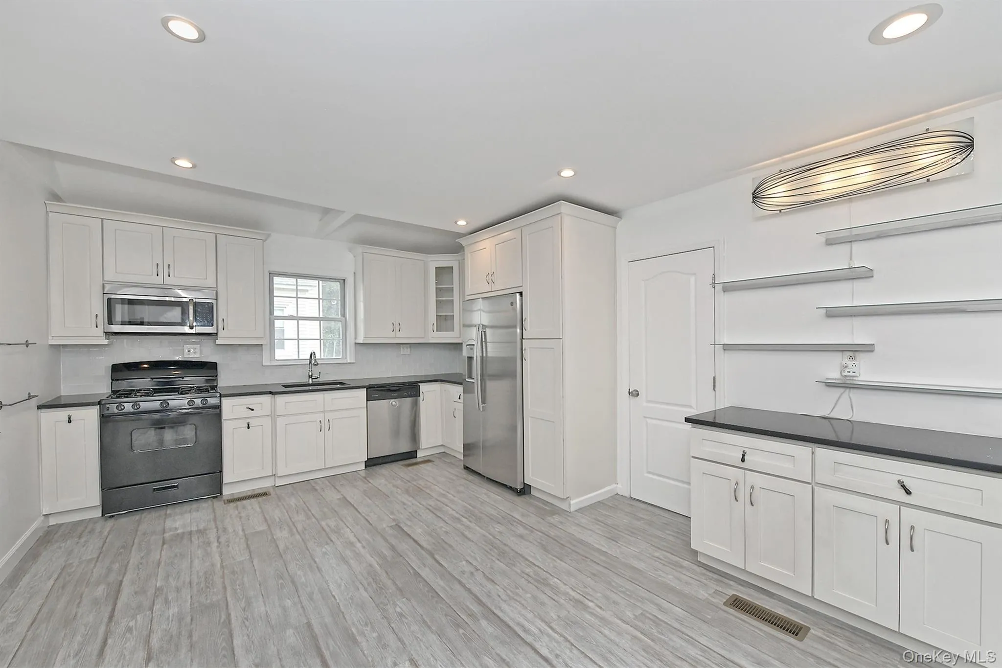 167 Rider Avenue, Brookhaven, NY, 4 Bedrooms Bedrooms, 8 Rooms Rooms,2 BathroomsBathrooms,Residential,For Rent,Rider,0,1060027 167 Rider Avenue, Brookhaven, NY, 4 Bedrooms Bedrooms, 8 Rooms Rooms,2 BathroomsBathrooms,Residential,For Rent,Rider,0,1060027