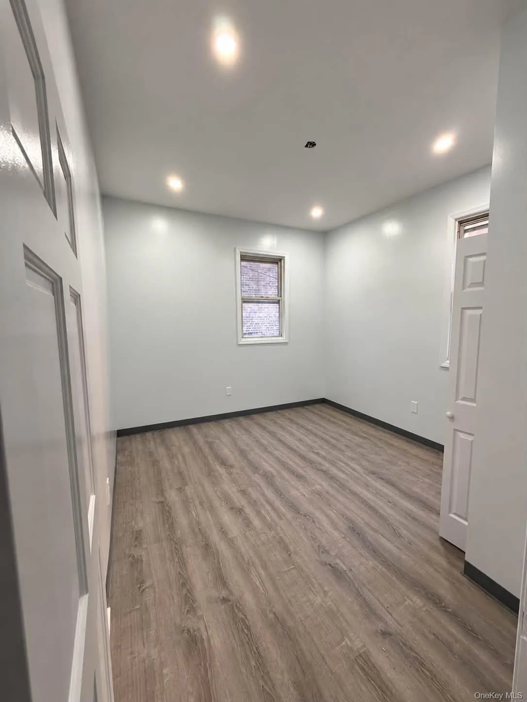 2249 Bassford Avenue, New York, NY, 3 Bedroom Bedrooms, 5 Room Rooms,1 BathroomBathrooms,Residential Lease,For Rent,Bassford,0,1060036 2249 Bassford Avenue, New York, NY, 3 Bedroom Bedrooms, 5 Room Rooms,1 BathroomBathrooms,Residential Lease,For Rent,Bassford,0,1060036