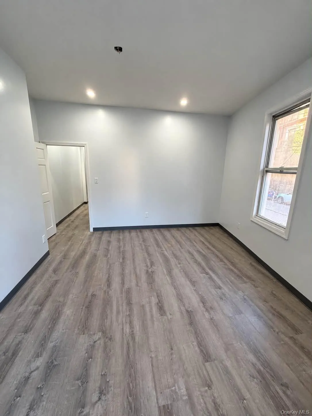 2249 Bassford Avenue, New York, NY, 3 Bedroom Bedrooms, 5 Room Rooms,1 BathroomBathrooms,Residential Lease,For Rent,Bassford,0,1060036 2249 Bassford Avenue, New York, NY, 3 Bedroom Bedrooms, 5 Room Rooms,1 BathroomBathrooms,Residential Lease,For Rent,Bassford,0,1060036