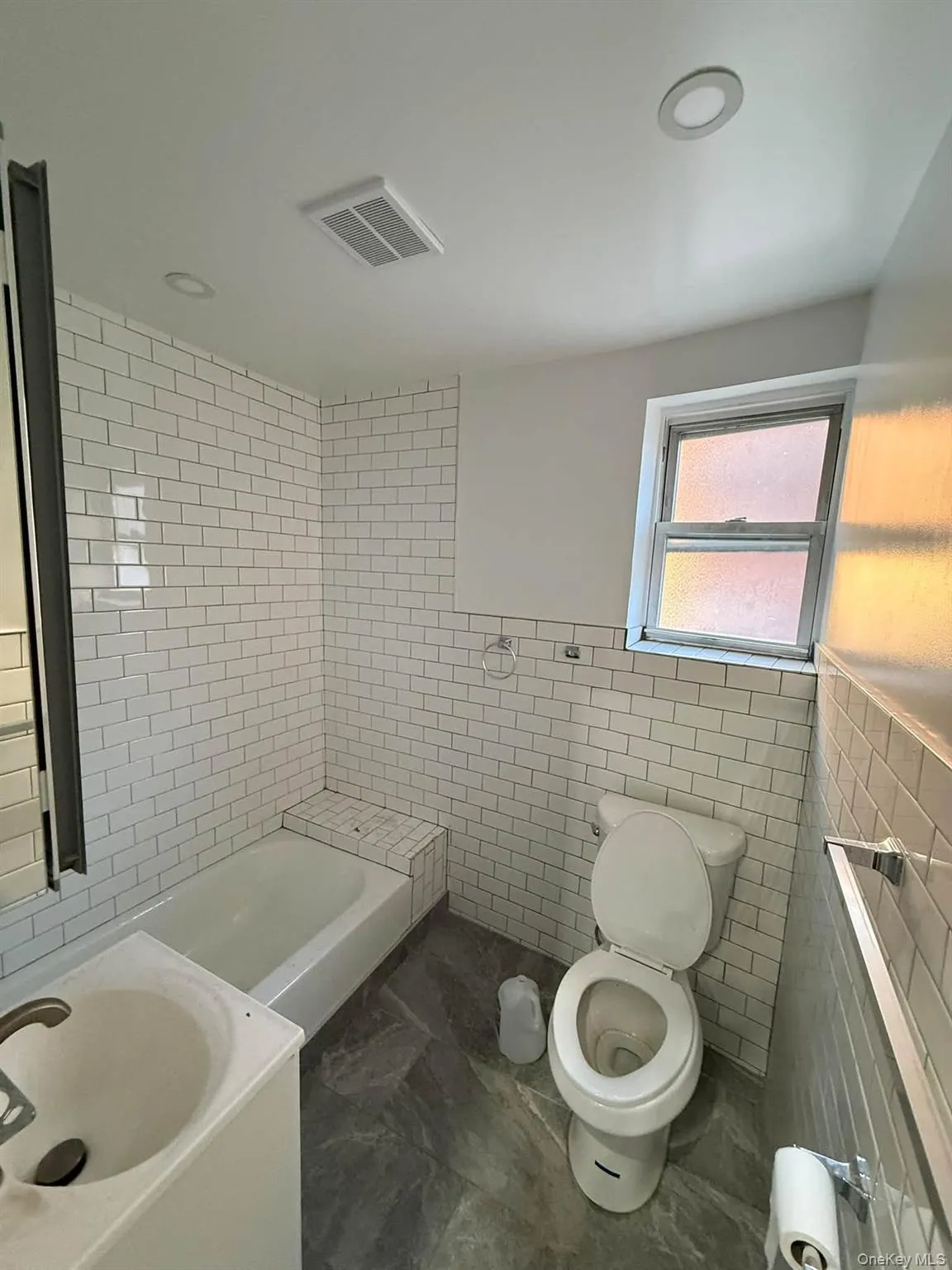 2249 Bassford Avenue, New York, NY, 3 Bedroom Bedrooms, 5 Room Rooms,1 BathroomBathrooms,Residential Lease,For Rent,Bassford,0,1060036 2249 Bassford Avenue, New York, NY, 3 Bedroom Bedrooms, 5 Room Rooms,1 BathroomBathrooms,Residential Lease,For Rent,Bassford,0,1060036