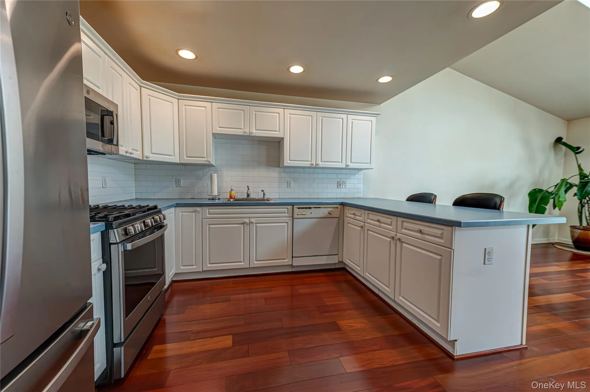 53 Summerfield Lane, Riverhead, NY, 2 Bedrooms Bedrooms, 5 Rooms Rooms,2 BathroomsBathrooms,Residential,For Rent,Summerfield,0,1060055 53 Summerfield Lane, Riverhead, NY, 2 Bedrooms Bedrooms, 5 Rooms Rooms,2 BathroomsBathrooms,Residential,For Rent,Summerfield,0,1060055