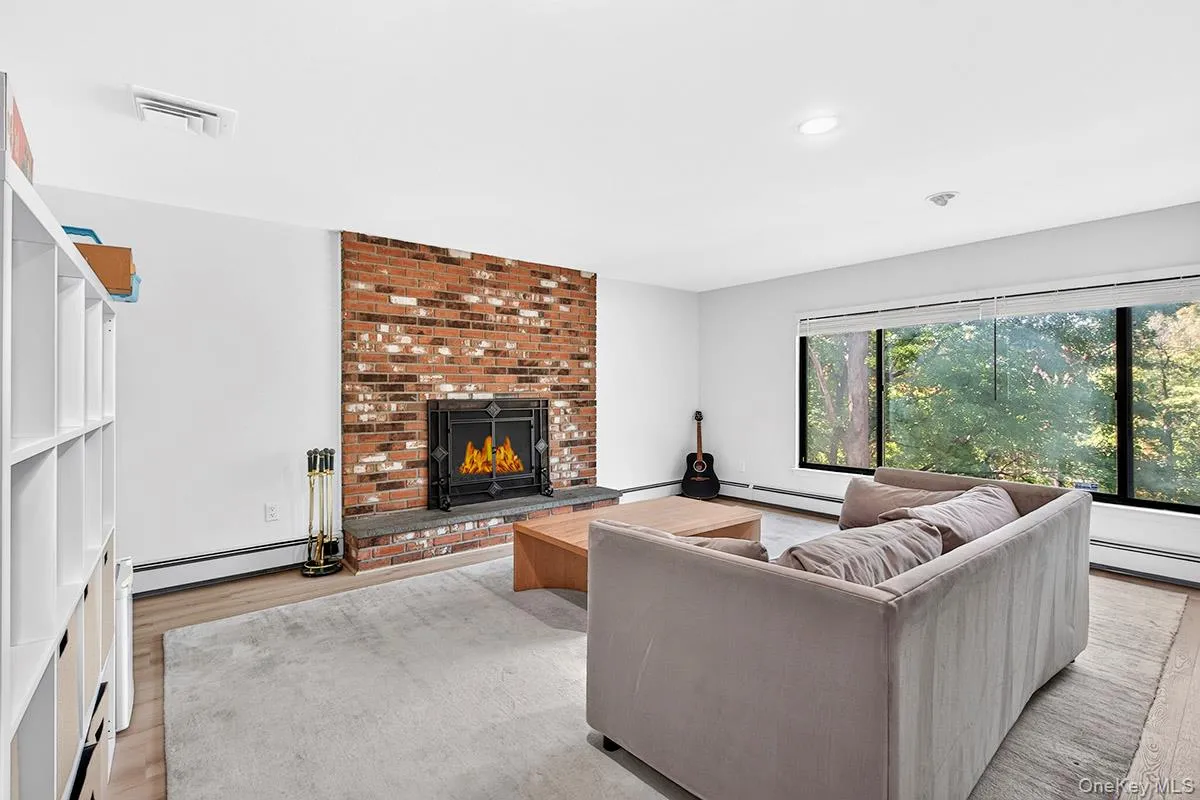15 Round Hill Drive, Mount Pleasant, NY, 4 Bedrooms Bedrooms, 8 Rooms Rooms,3 BathroomsBathrooms,Residential Lease,For Rent,Round Hill,0,1060056 15 Round Hill Drive, Mount Pleasant, NY, 4 Bedrooms Bedrooms, 8 Rooms Rooms,3 BathroomsBathrooms,Residential Lease,For Rent,Round Hill,0,1060056