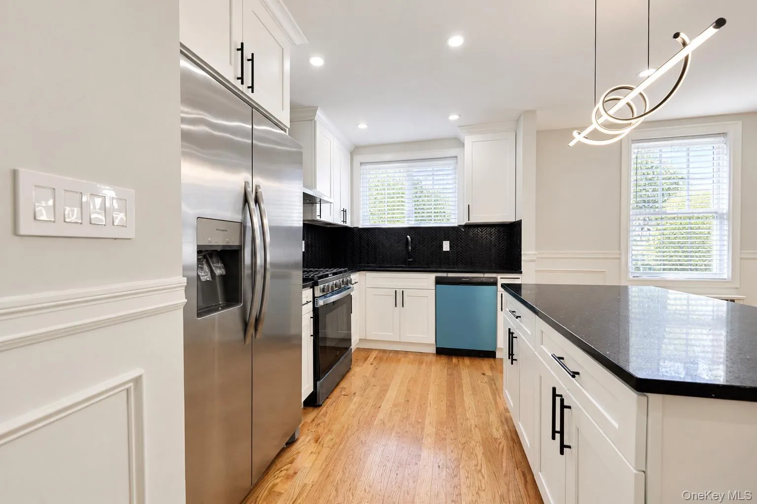 2427 Morgan Avenue, New York, NY, 3 Bedrooms Bedrooms, 9 Rooms Rooms,2 BathroomsBathrooms,Residential,For Rent,Morgan,0,1060061 2427 Morgan Avenue, New York, NY, 3 Bedrooms Bedrooms, 9 Rooms Rooms,2 BathroomsBathrooms,Residential,For Rent,Morgan,0,1060061
