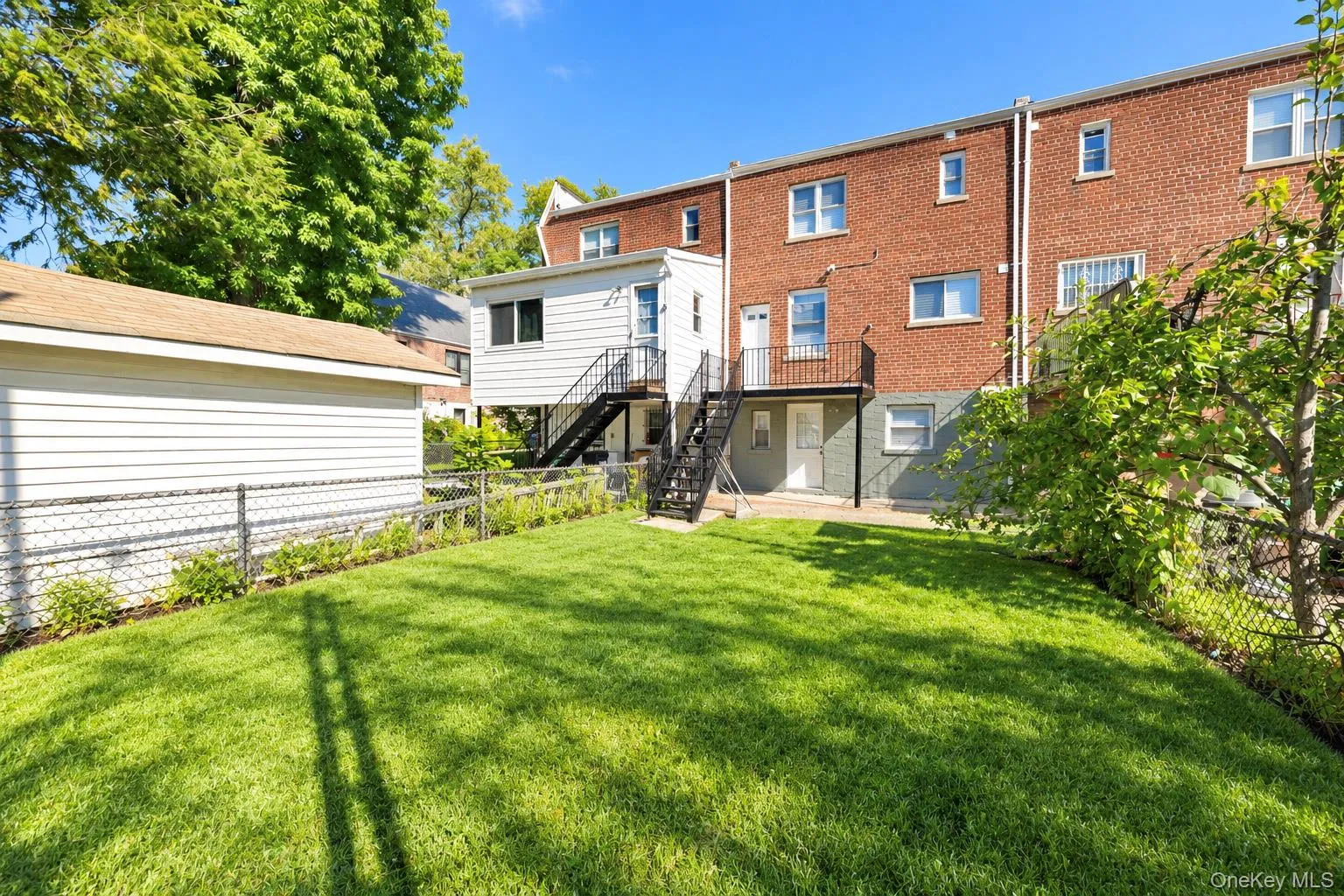 2427 Morgan Avenue, New York, NY, 3 Bedrooms Bedrooms, 9 Rooms Rooms,2 BathroomsBathrooms,Residential,For Rent,Morgan,0,1060061 2427 Morgan Avenue, New York, NY, 3 Bedrooms Bedrooms, 9 Rooms Rooms,2 BathroomsBathrooms,Residential,For Rent,Morgan,0,1060061