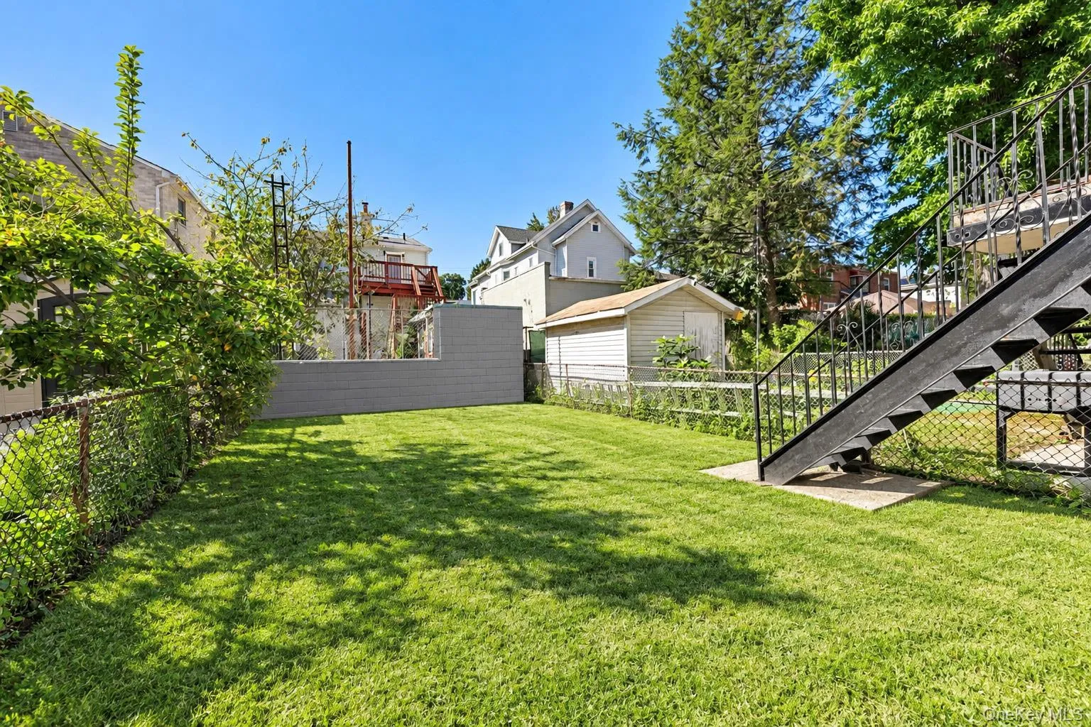 2427 Morgan Avenue, New York, NY, 3 Bedrooms Bedrooms, 9 Rooms Rooms,2 BathroomsBathrooms,Residential,For Rent,Morgan,0,1060061 2427 Morgan Avenue, New York, NY, 3 Bedrooms Bedrooms, 9 Rooms Rooms,2 BathroomsBathrooms,Residential,For Rent,Morgan,0,1060061