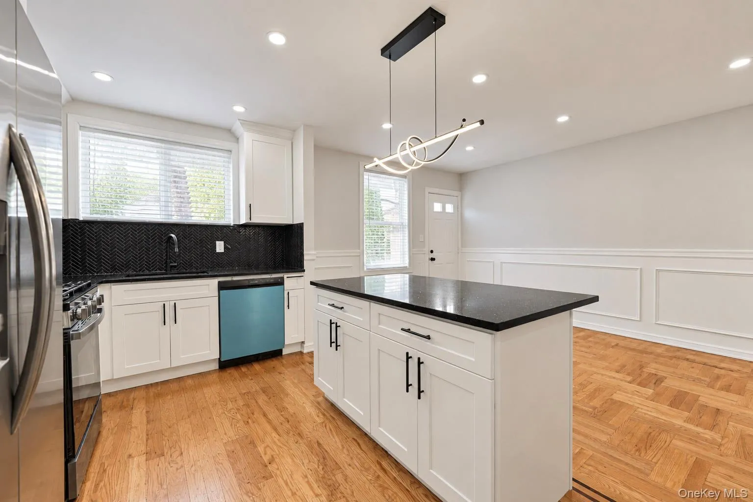 2427 Morgan Avenue, New York, NY, 3 Bedrooms Bedrooms, 9 Rooms Rooms,2 BathroomsBathrooms,Residential,For Rent,Morgan,0,1060061 2427 Morgan Avenue, New York, NY, 3 Bedrooms Bedrooms, 9 Rooms Rooms,2 BathroomsBathrooms,Residential,For Rent,Morgan,0,1060061