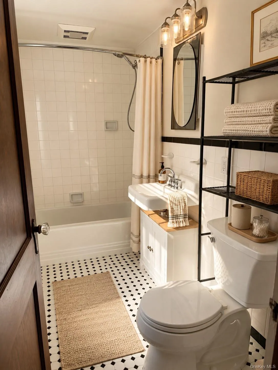 Upstairs Full Bath Upstairs Full Bath