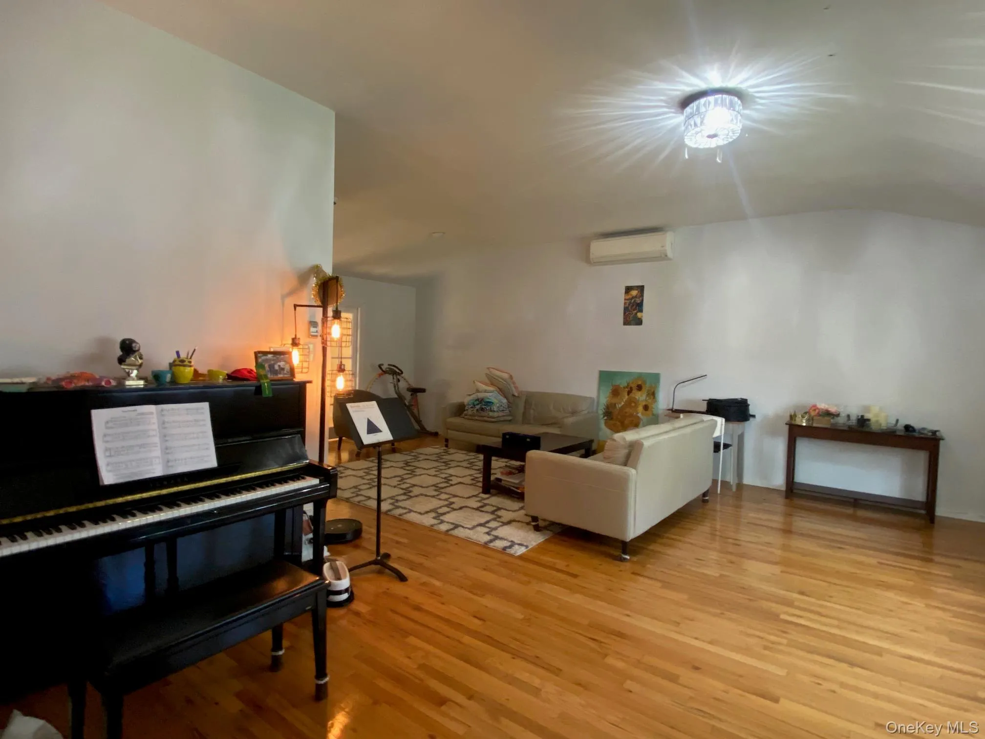 12 Russell Woods Road, North Hempstead, NY, 4 Bedrooms Bedrooms, 12 Rooms Rooms,3 BathroomsBathrooms,Residential,For Rent,Russell Woods,0,1060069 12 Russell Woods Road, North Hempstead, NY, 4 Bedrooms Bedrooms, 12 Rooms Rooms,3 BathroomsBathrooms,Residential,For Rent,Russell Woods,0,1060069