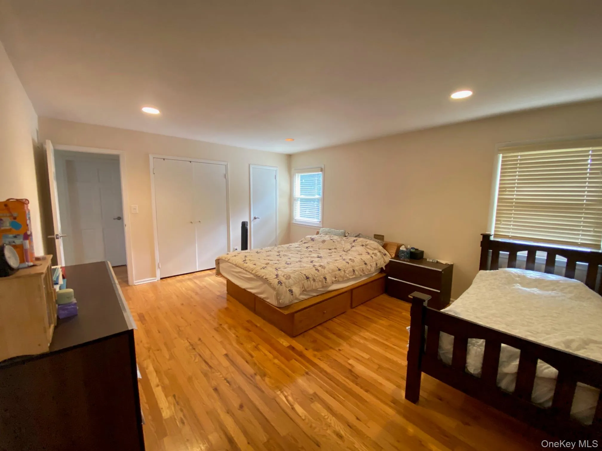 12 Russell Woods Road, North Hempstead, NY, 4 Bedrooms Bedrooms, 12 Rooms Rooms,3 BathroomsBathrooms,Residential,For Rent,Russell Woods,0,1060069 12 Russell Woods Road, North Hempstead, NY, 4 Bedrooms Bedrooms, 12 Rooms Rooms,3 BathroomsBathrooms,Residential,For Rent,Russell Woods,0,1060069