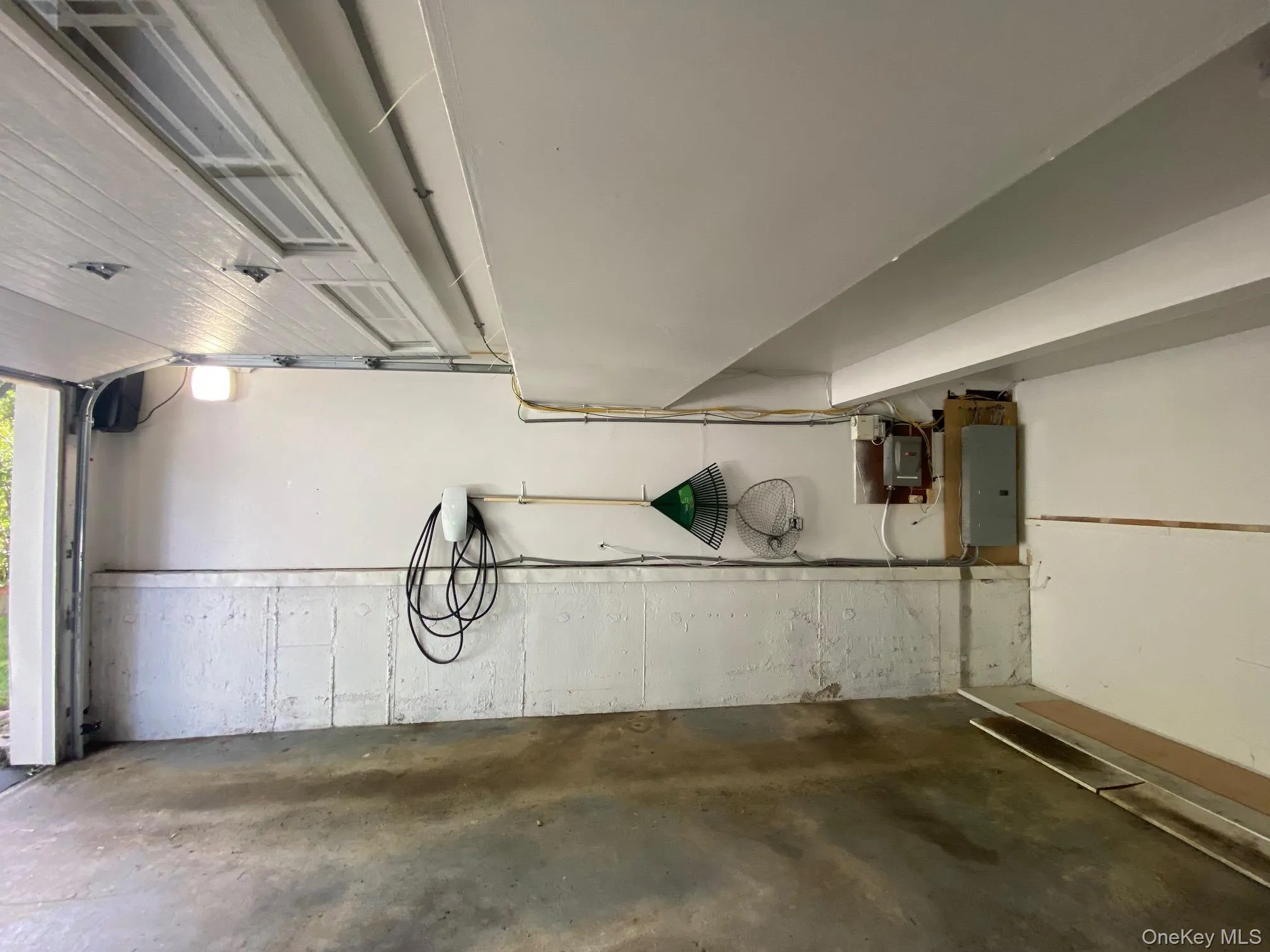 12 Russell Woods Road, North Hempstead, NY, 4 Bedrooms Bedrooms, 12 Rooms Rooms,3 BathroomsBathrooms,Residential,For Rent,Russell Woods,0,1060069 12 Russell Woods Road, North Hempstead, NY, 4 Bedrooms Bedrooms, 12 Rooms Rooms,3 BathroomsBathrooms,Residential,For Rent,Russell Woods,0,1060069