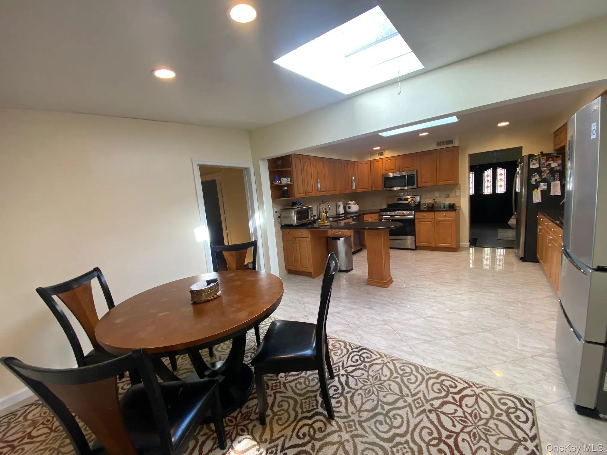 12 Russell Woods Road, North Hempstead, NY, 4 Bedrooms Bedrooms, 12 Rooms Rooms,3 BathroomsBathrooms,Residential,For Rent,Russell Woods,0,1060069 12 Russell Woods Road, North Hempstead, NY, 4 Bedrooms Bedrooms, 12 Rooms Rooms,3 BathroomsBathrooms,Residential,For Rent,Russell Woods,0,1060069