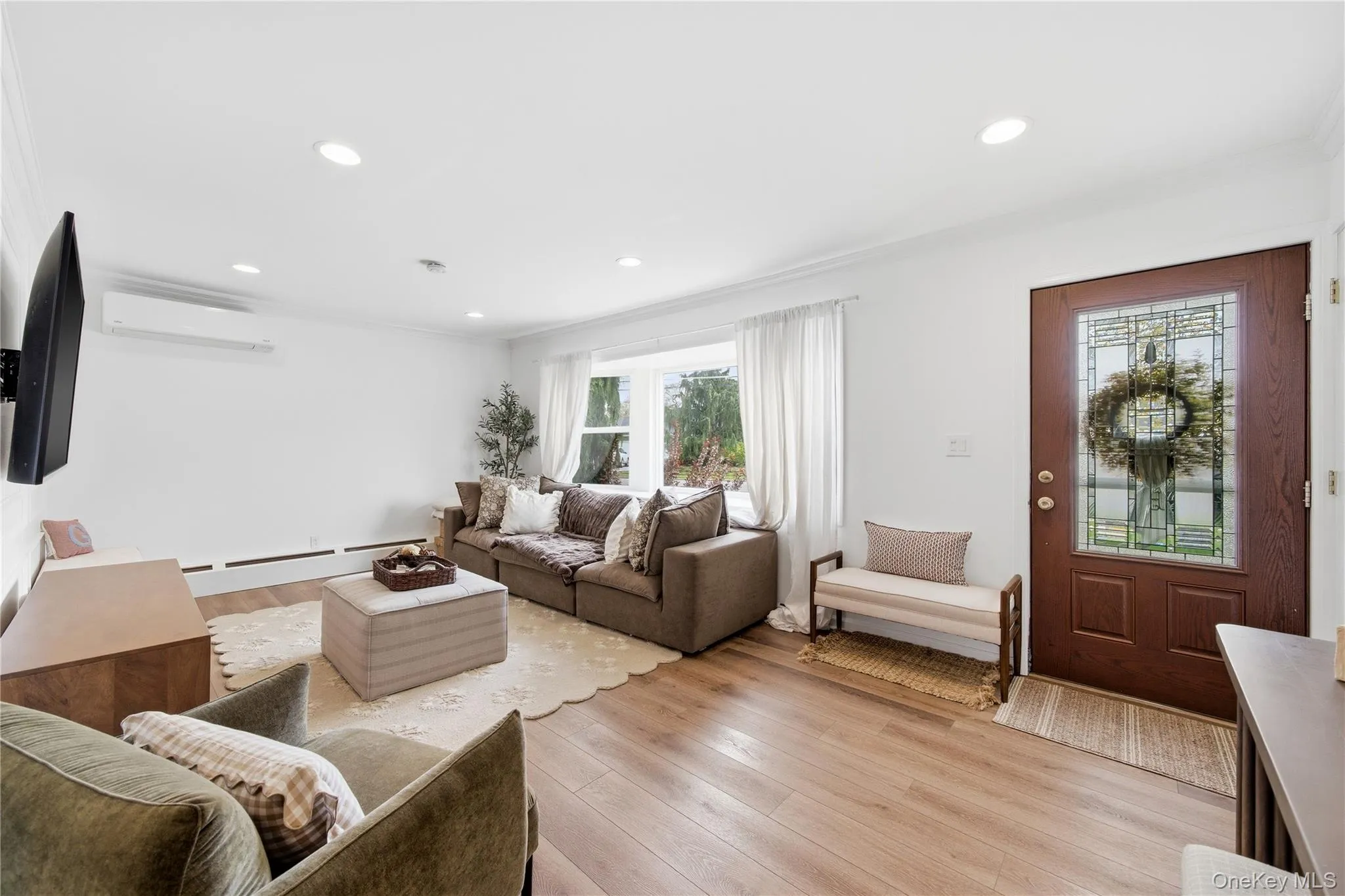 27 Polo Road, Oyster Bay, NY, 5 Bedrooms Bedrooms, 11 Rooms Rooms,2 BathroomsBathrooms,Residential,For Rent,Polo,0,1060071 27 Polo Road, Oyster Bay, NY, 5 Bedrooms Bedrooms, 11 Rooms Rooms,2 BathroomsBathrooms,Residential,For Rent,Polo,0,1060071
