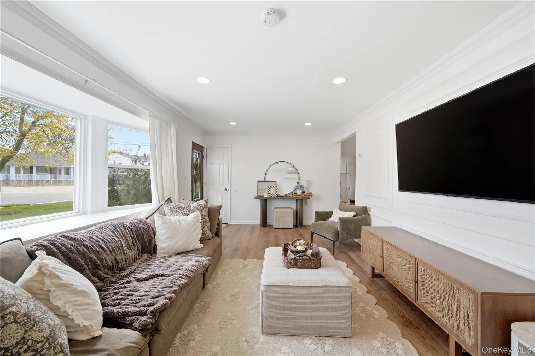 27 Polo Road, Oyster Bay, NY, 5 Bedrooms Bedrooms, 11 Rooms Rooms,2 BathroomsBathrooms,Residential,For Rent,Polo,0,1060071 27 Polo Road, Oyster Bay, NY, 5 Bedrooms Bedrooms, 11 Rooms Rooms,2 BathroomsBathrooms,Residential,For Rent,Polo,0,1060071