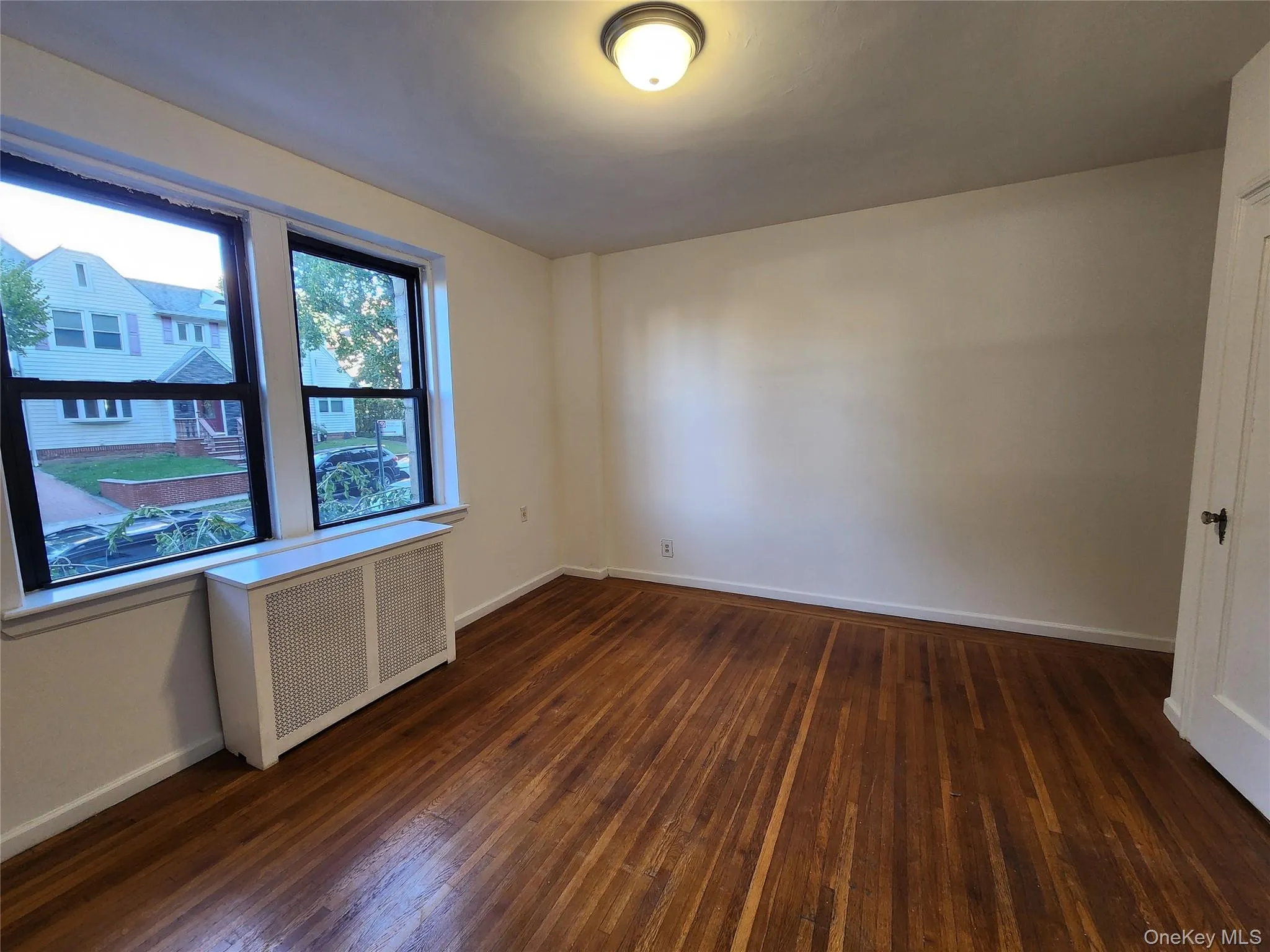 77-20 AUSTIN Street, New York, NY, 2 Bedroom Bedrooms, 5 Room Rooms,1 BathroomBathrooms,Residential Lease,For Rent,AUSTIN,0,1060076 77-20 AUSTIN Street, New York, NY, 2 Bedroom Bedrooms, 5 Room Rooms,1 BathroomBathrooms,Residential Lease,For Rent,AUSTIN,0,1060076
