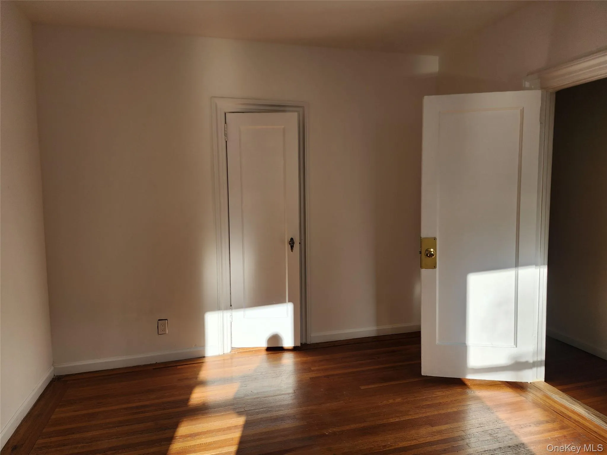 77-20 AUSTIN Street, New York, NY, 2 Bedroom Bedrooms, 5 Room Rooms,1 BathroomBathrooms,Residential Lease,For Rent,AUSTIN,0,1060076 77-20 AUSTIN Street, New York, NY, 2 Bedroom Bedrooms, 5 Room Rooms,1 BathroomBathrooms,Residential Lease,For Rent,AUSTIN,0,1060076