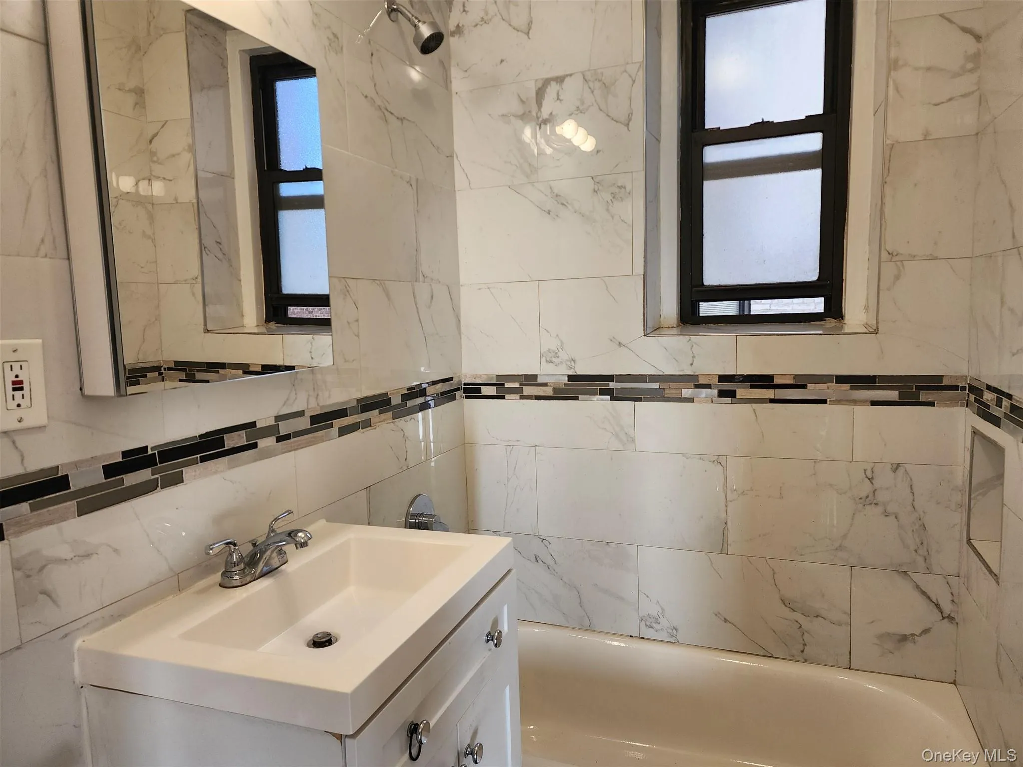 77-20 AUSTIN Street, New York, NY, 2 Bedroom Bedrooms, 5 Room Rooms,1 BathroomBathrooms,Residential Lease,For Rent,AUSTIN,0,1060076 77-20 AUSTIN Street, New York, NY, 2 Bedroom Bedrooms, 5 Room Rooms,1 BathroomBathrooms,Residential Lease,For Rent,AUSTIN,0,1060076