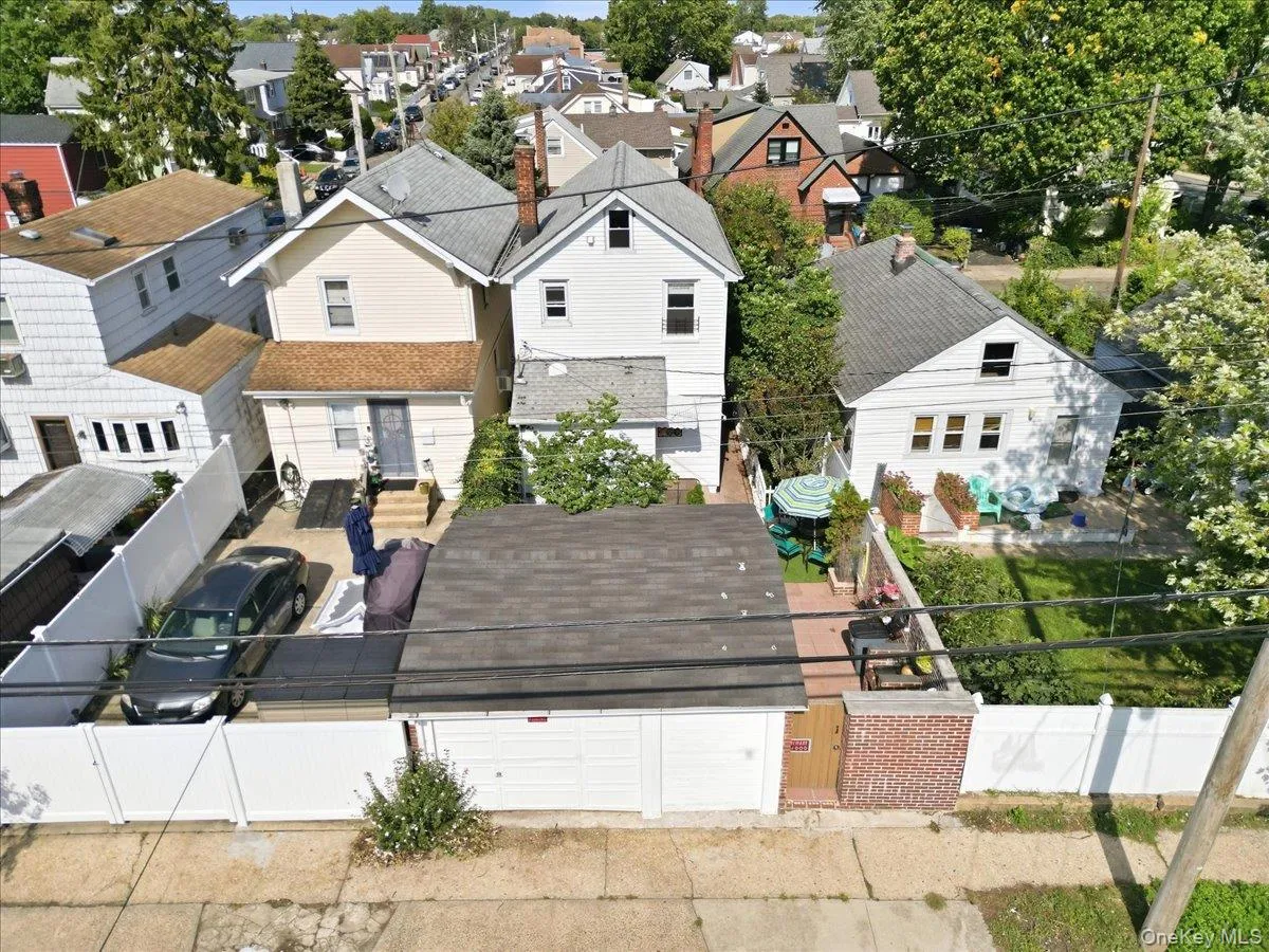 23 Bonta Street, Hempstead, NY, 3 Bedrooms Bedrooms, 6 Rooms Rooms,2 BathroomsBathrooms,Residential,For Rent,Bonta,0,1060080 23 Bonta Street, Hempstead, NY, 3 Bedrooms Bedrooms, 6 Rooms Rooms,2 BathroomsBathrooms,Residential,For Rent,Bonta,0,1060080