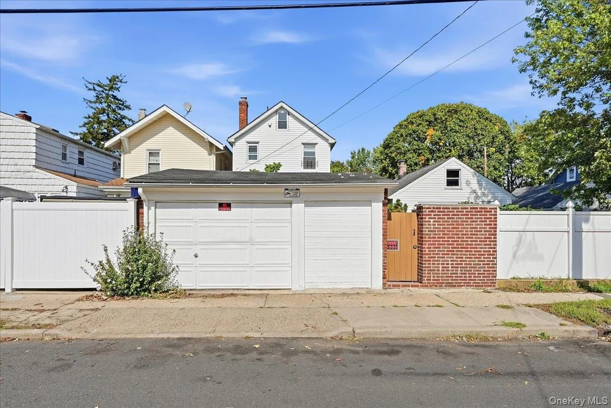 23 Bonta Street, Hempstead, NY, 3 Bedrooms Bedrooms, 6 Rooms Rooms,2 BathroomsBathrooms,Residential,For Rent,Bonta,0,1060080 23 Bonta Street, Hempstead, NY, 3 Bedrooms Bedrooms, 6 Rooms Rooms,2 BathroomsBathrooms,Residential,For Rent,Bonta,0,1060080
