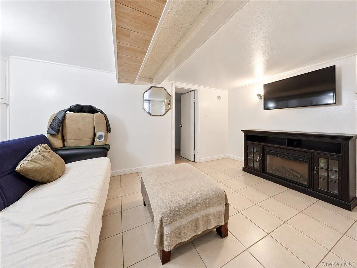 23 Bonta Street, Hempstead, NY, 3 Bedrooms Bedrooms, 6 Rooms Rooms,2 BathroomsBathrooms,Residential,For Rent,Bonta,0,1060080 23 Bonta Street, Hempstead, NY, 3 Bedrooms Bedrooms, 6 Rooms Rooms,2 BathroomsBathrooms,Residential,For Rent,Bonta,0,1060080