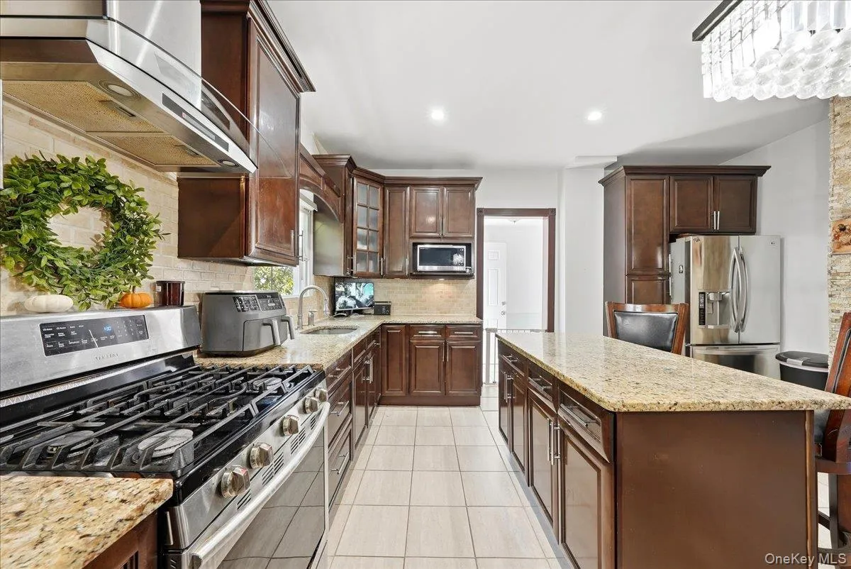 23 Bonta Street, Hempstead, NY, 3 Bedrooms Bedrooms, 6 Rooms Rooms,2 BathroomsBathrooms,Residential,For Rent,Bonta,0,1060080 23 Bonta Street, Hempstead, NY, 3 Bedrooms Bedrooms, 6 Rooms Rooms,2 BathroomsBathrooms,Residential,For Rent,Bonta,0,1060080