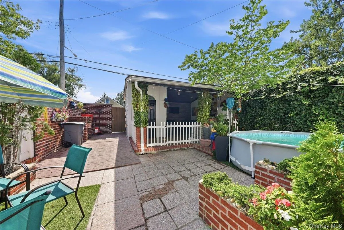 23 Bonta Street, Hempstead, NY, 3 Bedrooms Bedrooms, 6 Rooms Rooms,2 BathroomsBathrooms,Residential,For Rent,Bonta,0,1060080 23 Bonta Street, Hempstead, NY, 3 Bedrooms Bedrooms, 6 Rooms Rooms,2 BathroomsBathrooms,Residential,For Rent,Bonta,0,1060080