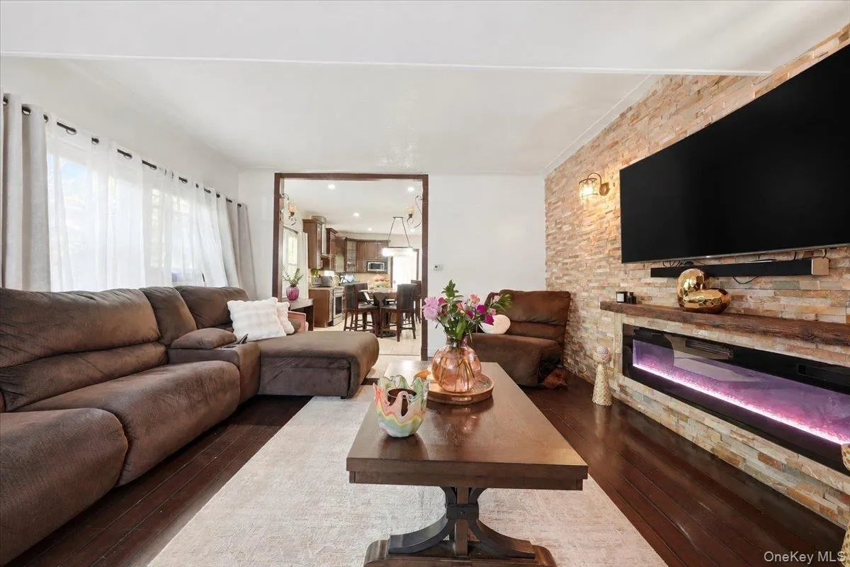 23 Bonta Street, Hempstead, NY, 3 Bedrooms Bedrooms, 6 Rooms Rooms,2 BathroomsBathrooms,Residential,For Rent,Bonta,0,1060080 23 Bonta Street, Hempstead, NY, 3 Bedrooms Bedrooms, 6 Rooms Rooms,2 BathroomsBathrooms,Residential,For Rent,Bonta,0,1060080
