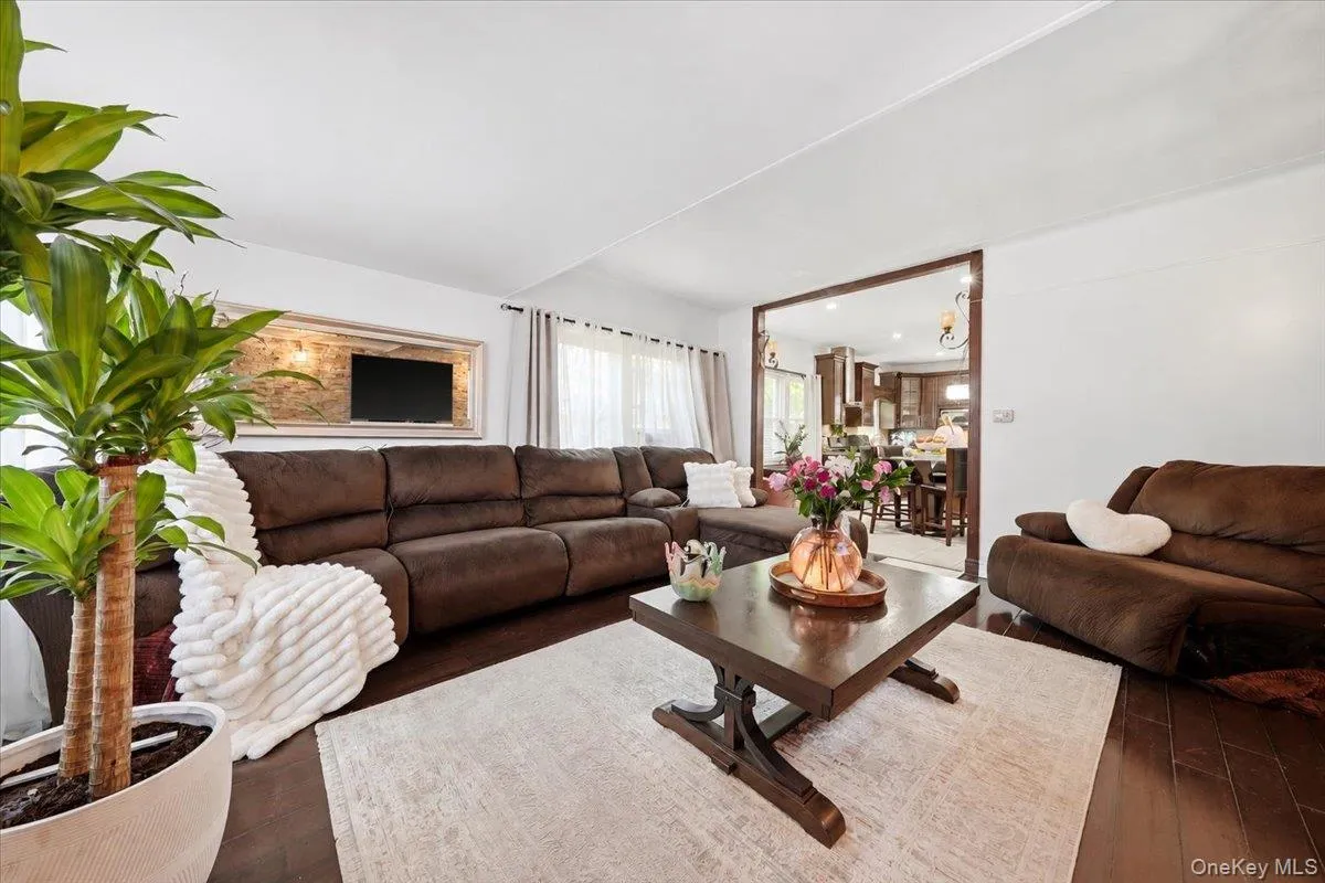 23 Bonta Street, Hempstead, NY, 3 Bedrooms Bedrooms, 6 Rooms Rooms,2 BathroomsBathrooms,Residential,For Rent,Bonta,0,1060080 23 Bonta Street, Hempstead, NY, 3 Bedrooms Bedrooms, 6 Rooms Rooms,2 BathroomsBathrooms,Residential,For Rent,Bonta,0,1060080