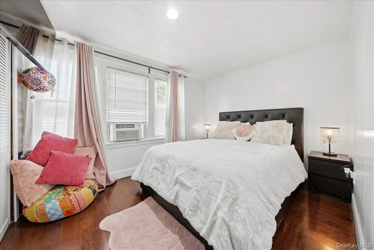 23 Bonta Street, Hempstead, NY, 3 Bedrooms Bedrooms, 6 Rooms Rooms,2 BathroomsBathrooms,Residential,For Rent,Bonta,0,1060080 23 Bonta Street, Hempstead, NY, 3 Bedrooms Bedrooms, 6 Rooms Rooms,2 BathroomsBathrooms,Residential,For Rent,Bonta,0,1060080