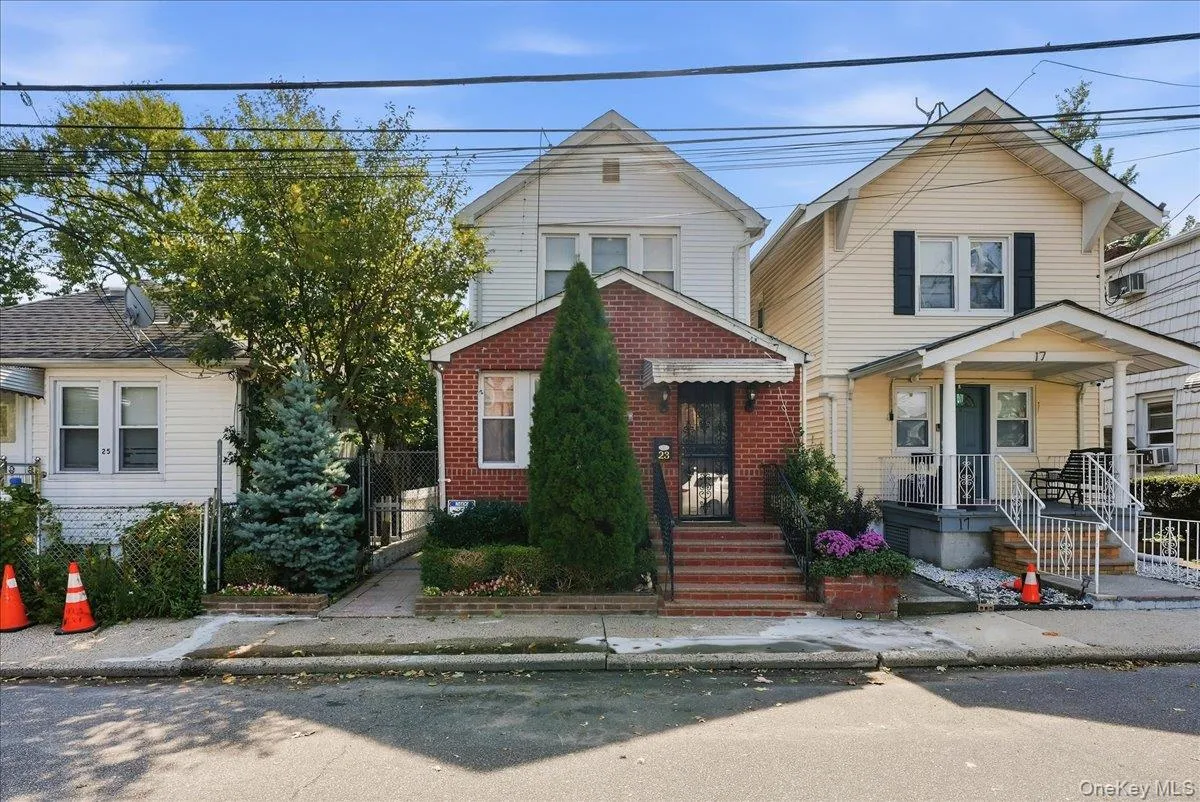 23 Bonta Street, Hempstead, NY, 3 Bedrooms Bedrooms, 6 Rooms Rooms,2 BathroomsBathrooms,Residential,For Rent,Bonta,0,1060080 23 Bonta Street, Hempstead, NY, 3 Bedrooms Bedrooms, 6 Rooms Rooms,2 BathroomsBathrooms,Residential,For Rent,Bonta,0,1060080