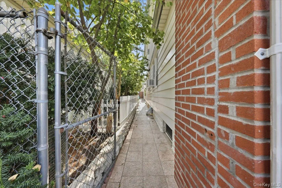 23 Bonta Street, Hempstead, NY, 3 Bedrooms Bedrooms, 6 Rooms Rooms,2 BathroomsBathrooms,Residential,For Rent,Bonta,0,1060080 23 Bonta Street, Hempstead, NY, 3 Bedrooms Bedrooms, 6 Rooms Rooms,2 BathroomsBathrooms,Residential,For Rent,Bonta,0,1060080
