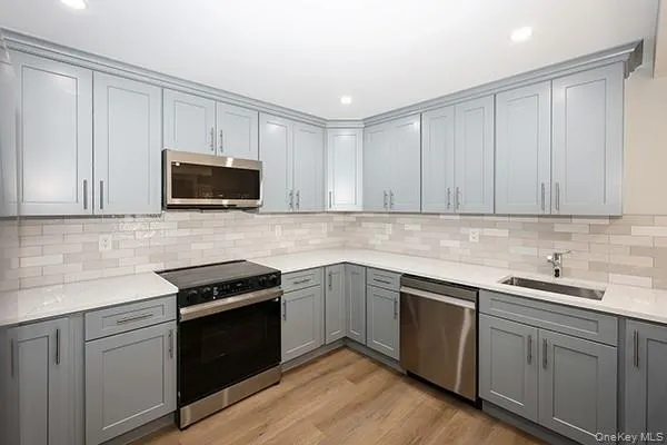 40 The Place, Glen Cove, NY, 3 Bedroom Bedrooms, 6 Room Rooms,2 BathroomBathrooms,Residential Lease,For Rent,The,0,1060091 40 The Place, Glen Cove, NY, 3 Bedroom Bedrooms, 6 Room Rooms,2 BathroomBathrooms,Residential Lease,For Rent,The,0,1060091