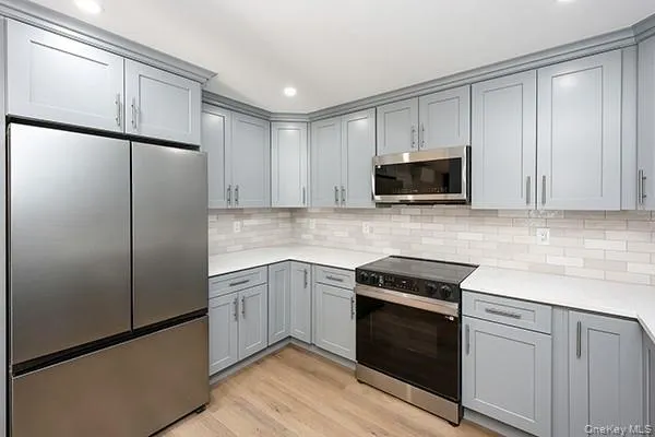 40 The Place, Glen Cove, NY, 3 Bedroom Bedrooms, 6 Room Rooms,2 BathroomBathrooms,Residential Lease,For Rent,The,0,1060091 40 The Place, Glen Cove, NY, 3 Bedroom Bedrooms, 6 Room Rooms,2 BathroomBathrooms,Residential Lease,For Rent,The,0,1060091