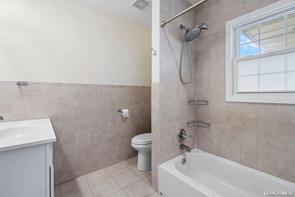 Full Bathroom with tub Full Bathroom with tub