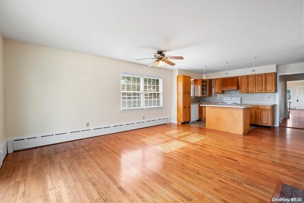15 River Road, Islip, NY, 3 Bedrooms Bedrooms, 6 Rooms Rooms,1 BathroomBathrooms,Residential Lease,For Rent,River,0,1060101 15 River Road, Islip, NY, 3 Bedrooms Bedrooms, 6 Rooms Rooms,1 BathroomBathrooms,Residential Lease,For Rent,River,0,1060101