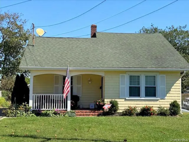 15 River Road, Islip, NY, 3 Bedrooms Bedrooms, 6 Rooms Rooms,1 BathroomBathrooms,Residential Lease,For Rent,River,0,1060101 15 River Road, Islip, NY, 3 Bedrooms Bedrooms, 6 Rooms Rooms,1 BathroomBathrooms,Residential Lease,For Rent,River,0,1060101