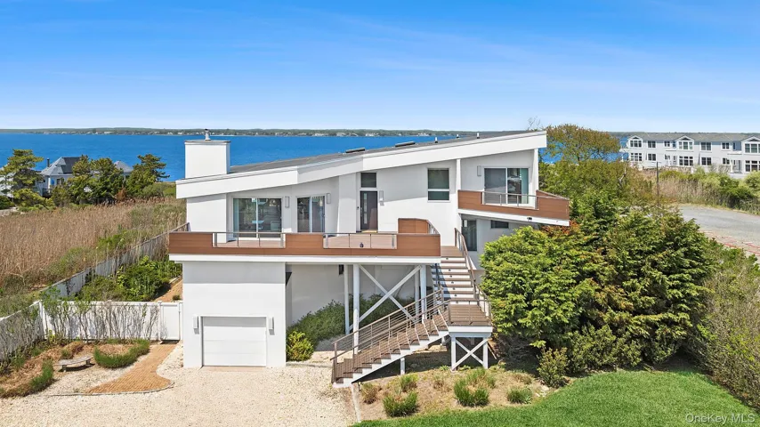 588 Dune Road, Southampton, New York 11978