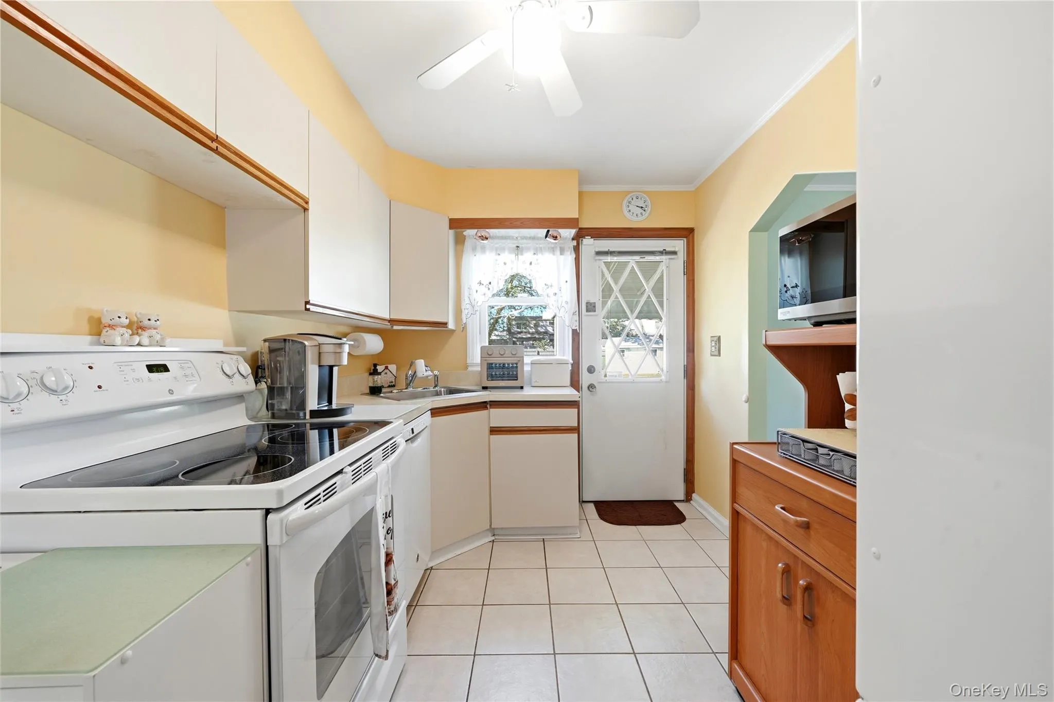 305 Nicholai Street, Oyster Bay, NY, 4 Bedrooms Bedrooms, 7 Rooms Rooms,1 BathroomBathrooms,Residential,For Rent,Nicholai,0,1060113 305 Nicholai Street, Oyster Bay, NY, 4 Bedrooms Bedrooms, 7 Rooms Rooms,1 BathroomBathrooms,Residential,For Rent,Nicholai,0,1060113