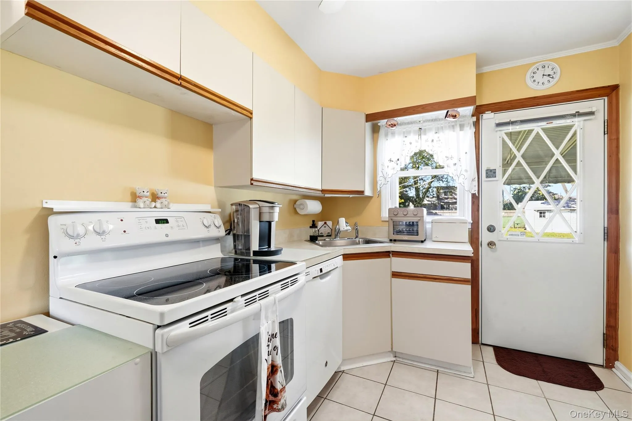 305 Nicholai Street, Oyster Bay, NY, 4 Bedrooms Bedrooms, 7 Rooms Rooms,1 BathroomBathrooms,Residential,For Rent,Nicholai,0,1060113 305 Nicholai Street, Oyster Bay, NY, 4 Bedrooms Bedrooms, 7 Rooms Rooms,1 BathroomBathrooms,Residential,For Rent,Nicholai,0,1060113