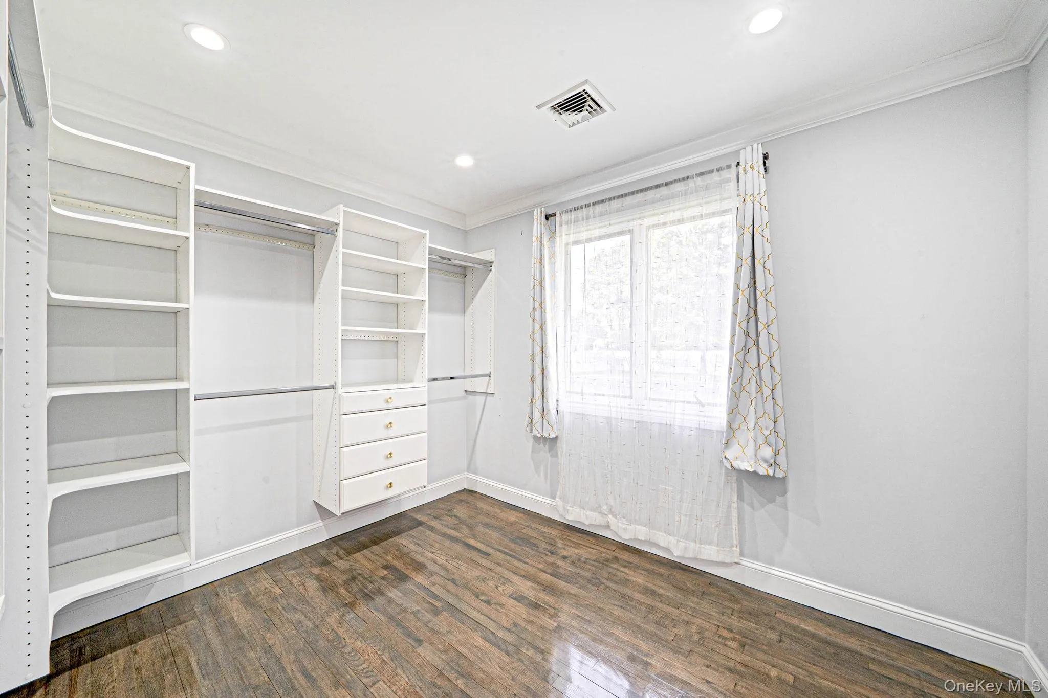 20 Danbury Avenue, Brookhaven, NY, 3 Bedrooms Bedrooms, 8 Rooms Rooms,2 BathroomsBathrooms,Residential,For Rent,Danbury,0,1060121 20 Danbury Avenue, Brookhaven, NY, 3 Bedrooms Bedrooms, 8 Rooms Rooms,2 BathroomsBathrooms,Residential,For Rent,Danbury,0,1060121
