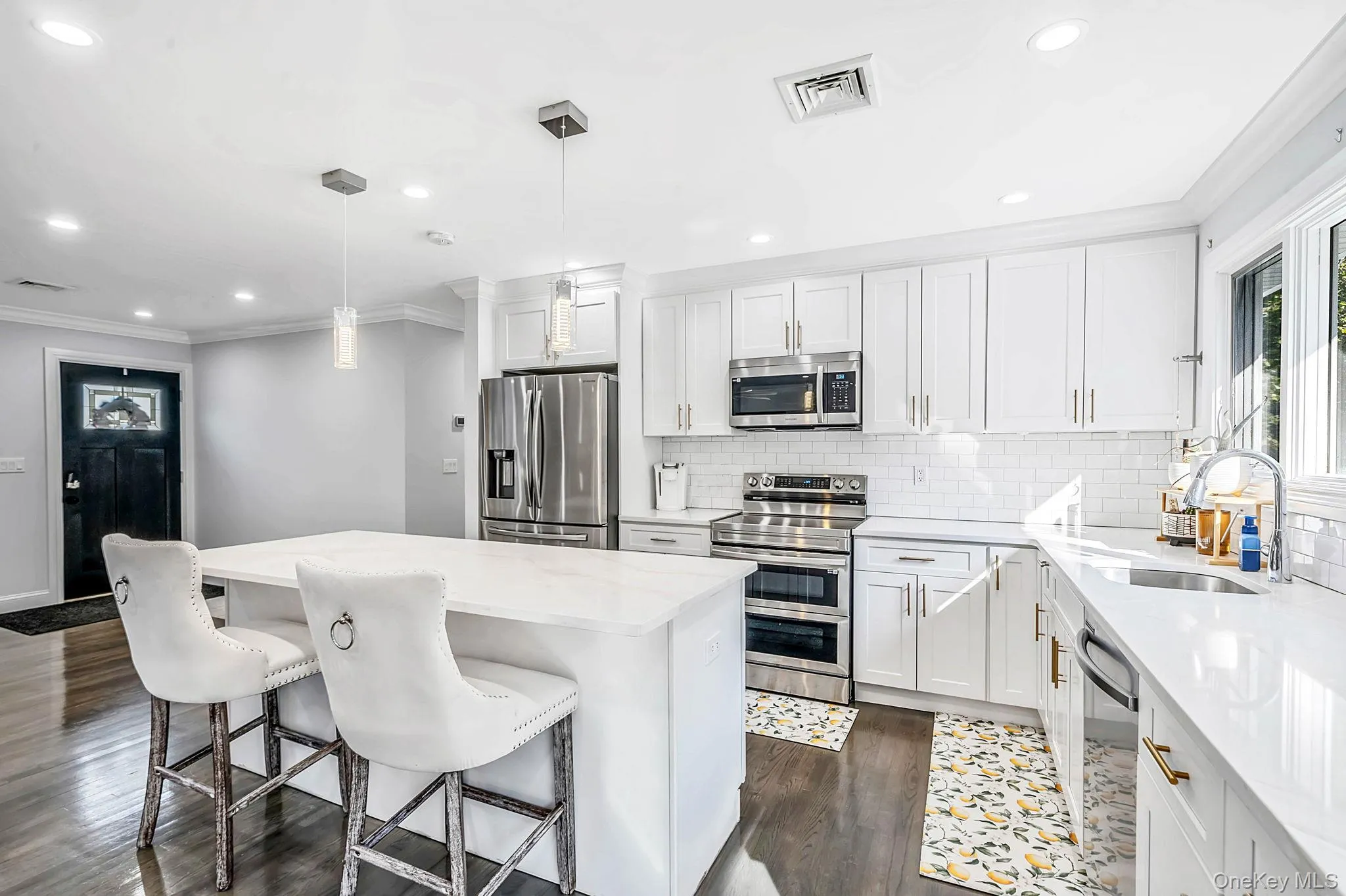 20 Danbury Avenue, Brookhaven, NY, 3 Bedrooms Bedrooms, 8 Rooms Rooms,2 BathroomsBathrooms,Residential,For Rent,Danbury,0,1060121 20 Danbury Avenue, Brookhaven, NY, 3 Bedrooms Bedrooms, 8 Rooms Rooms,2 BathroomsBathrooms,Residential,For Rent,Danbury,0,1060121
