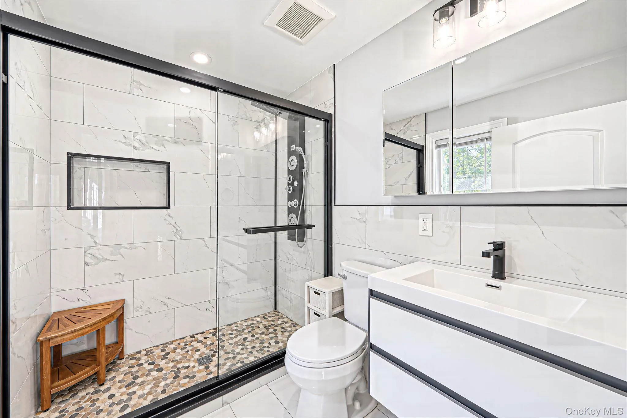 20 Danbury Avenue, Brookhaven, NY, 3 Bedrooms Bedrooms, 8 Rooms Rooms,2 BathroomsBathrooms,Residential,For Rent,Danbury,0,1060121 20 Danbury Avenue, Brookhaven, NY, 3 Bedrooms Bedrooms, 8 Rooms Rooms,2 BathroomsBathrooms,Residential,For Rent,Danbury,0,1060121